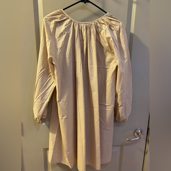 Cotton A-line Dress. V-neck. Balloon Sleeve. Raglan Sleeve. Color: Beige. H&M. - Picture 9 of 10